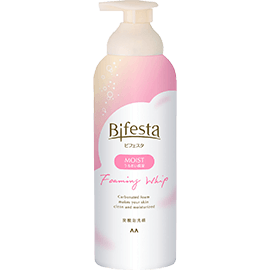 Moist facial foam